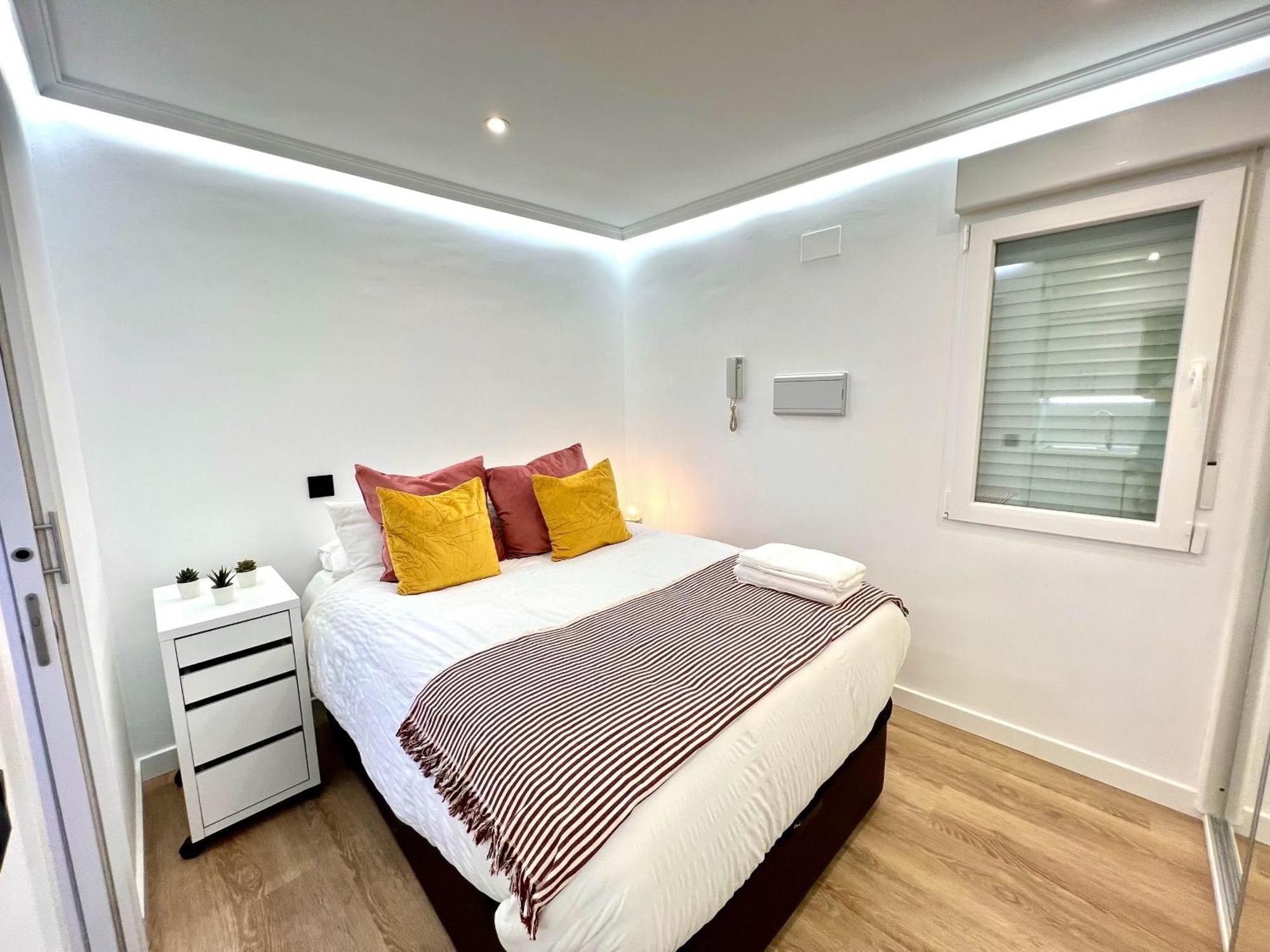 Apartment In The Heart Of Madrid-Piso En Malasana Exterior photo